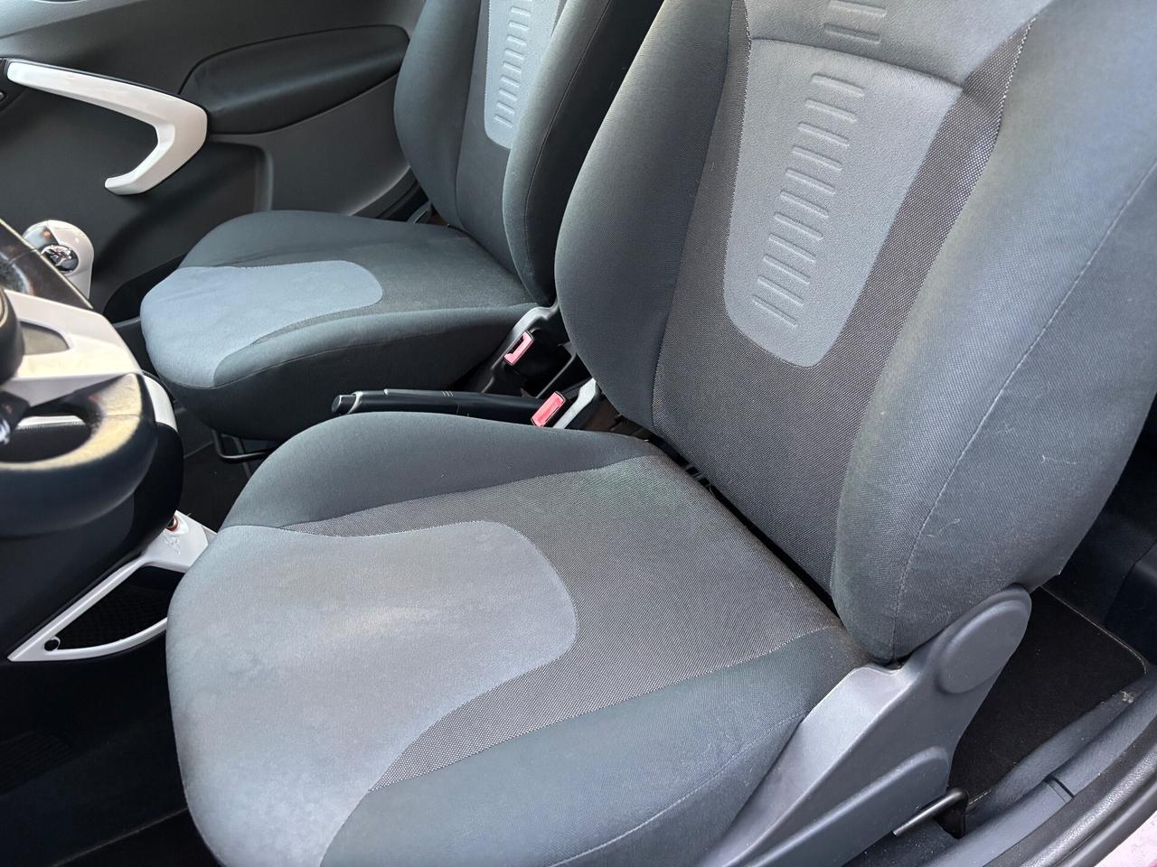 Ford Ka 1.2 8V 69CV titanium OK NEOPATENTATI