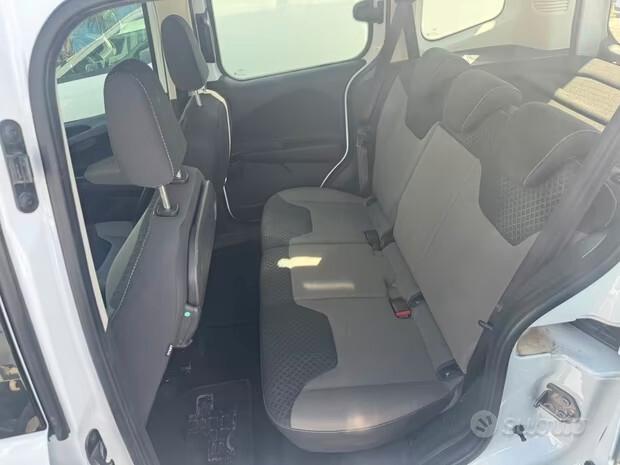 Ford 4 posti autocarro 1.5 tdci anno 2017