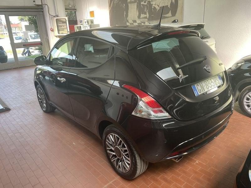 Lancia Ypsilon 1.0 FireFly 5 porte S&S Hybrid Gold Plus