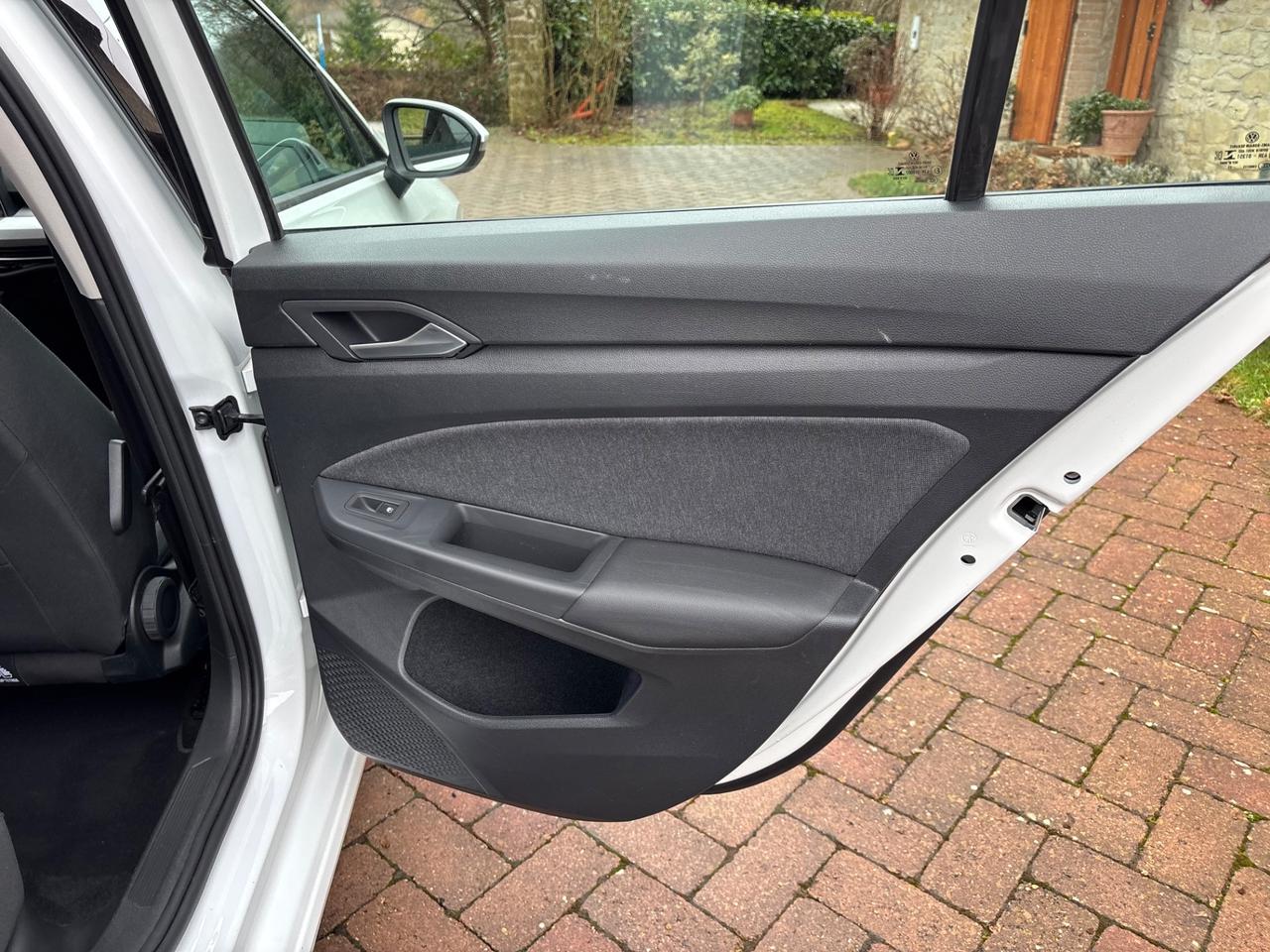 Volkswagen Golf 1.0 TSI EVO Life 7 ANNI DI GARANZIA
