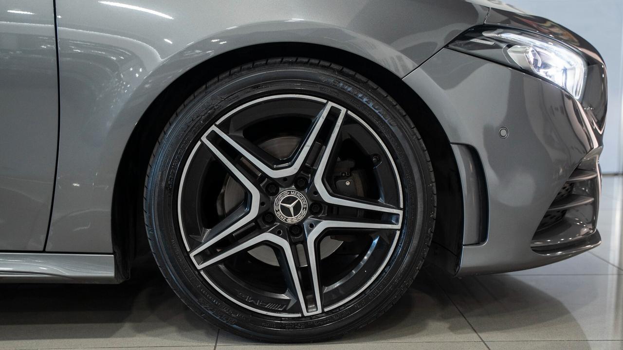 Mercedes-benz A 180 D PREMIUM PLUS AMG TETTO PACK LUCI MULTIBEAM FULL OPTIONAL