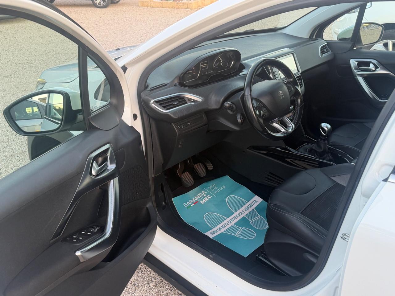 Peugeot 2008 BlueHDi 120 S&S Black Matt
