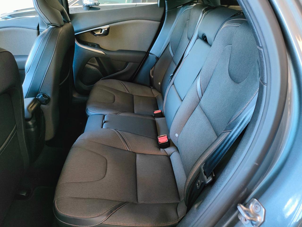 VOLVO V40 CROSS COUNTRY 2.0 D2