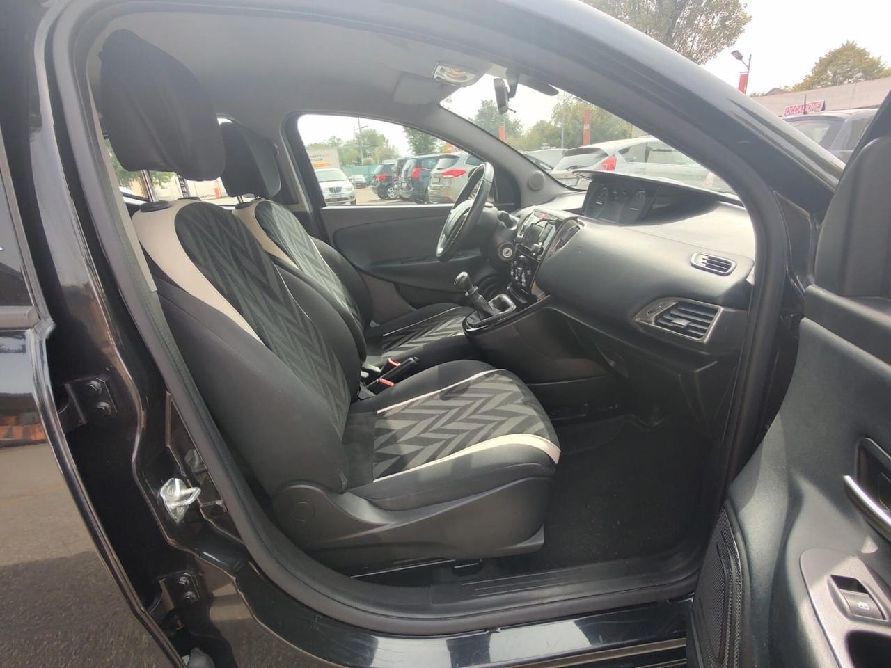 Lancia Ypsilon 1.2 69 CV 5 porte Gold, BENZINA, OK NEOPATENTATI, GARANZIA L.12 MESI