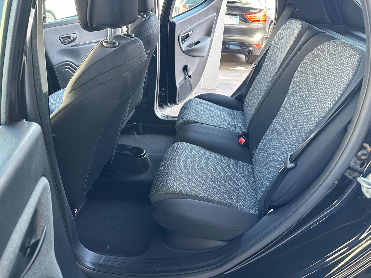 Lancia Ypsilon 1.0 firefly hybrid Silver s&s 70cv