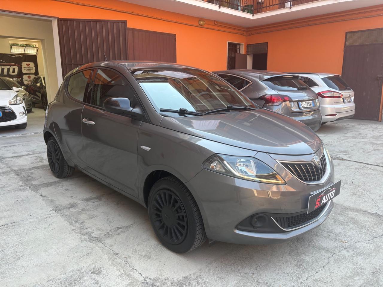 Lancia Ypsilon 1.0 FireFly 5 porte S&S Hybrid Ecochic A. Ferretti