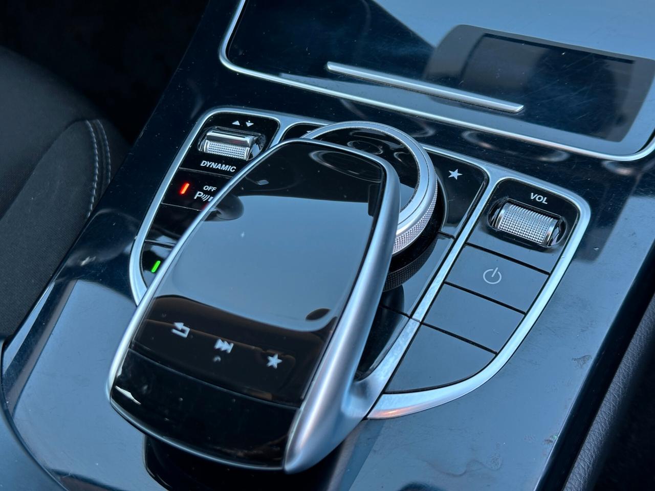 MERCEDES-BENZ C 180 d Auto Business