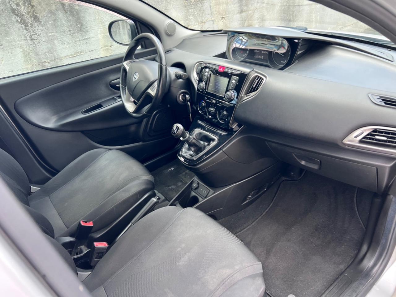 Lancia Ypsilon 1.2 69 CV 5 porte GPL Ecochic Gold
