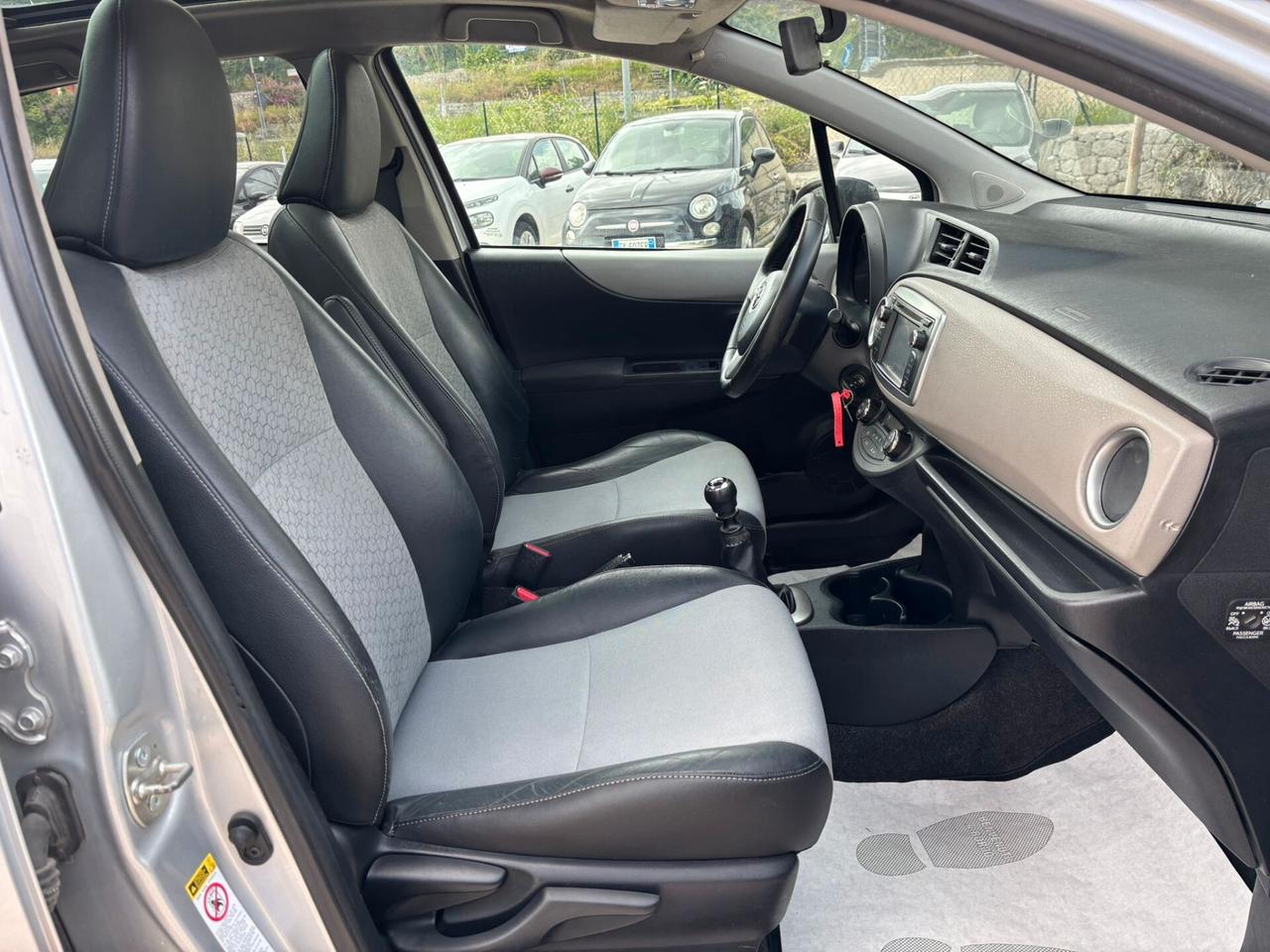 TOYOTA YARIS 1.3 B - 2012