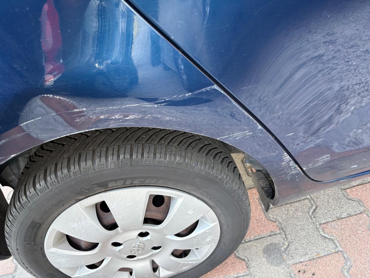 Toyota Yaris 1.0 5 porte Sol