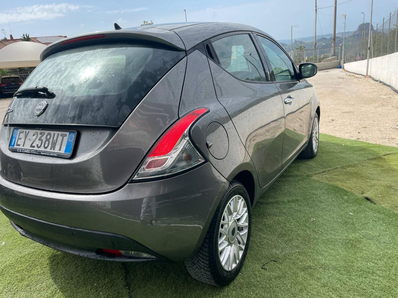 Lancia Ypsilon 1.2 69 CV 5 porte Gold