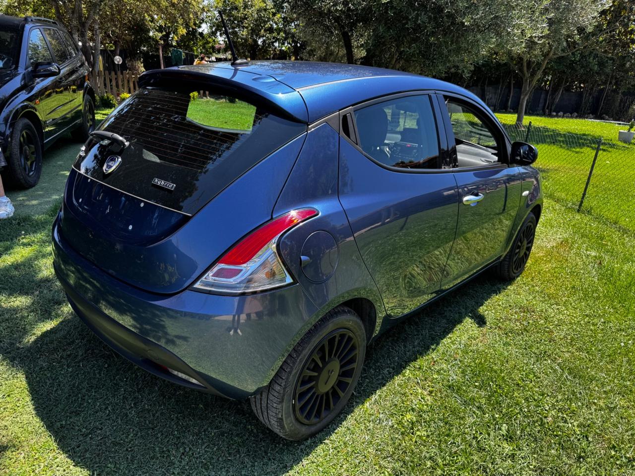 Lancia Ypsilon 1.0 FireFly 5 porte S&S Hybrid Ecochic Silver