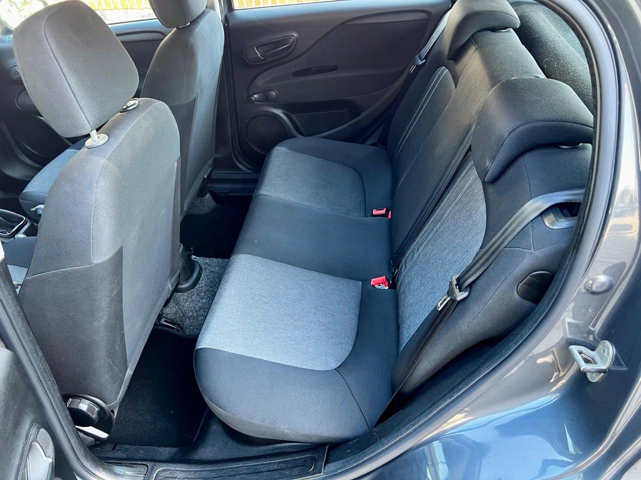 Fiat Punto 1.2 8V 5 porte Neopatentati
