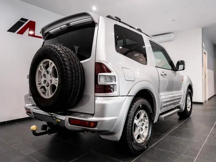 Mitsubishi Pajero 3.2 16V DI-D 3p. GLX