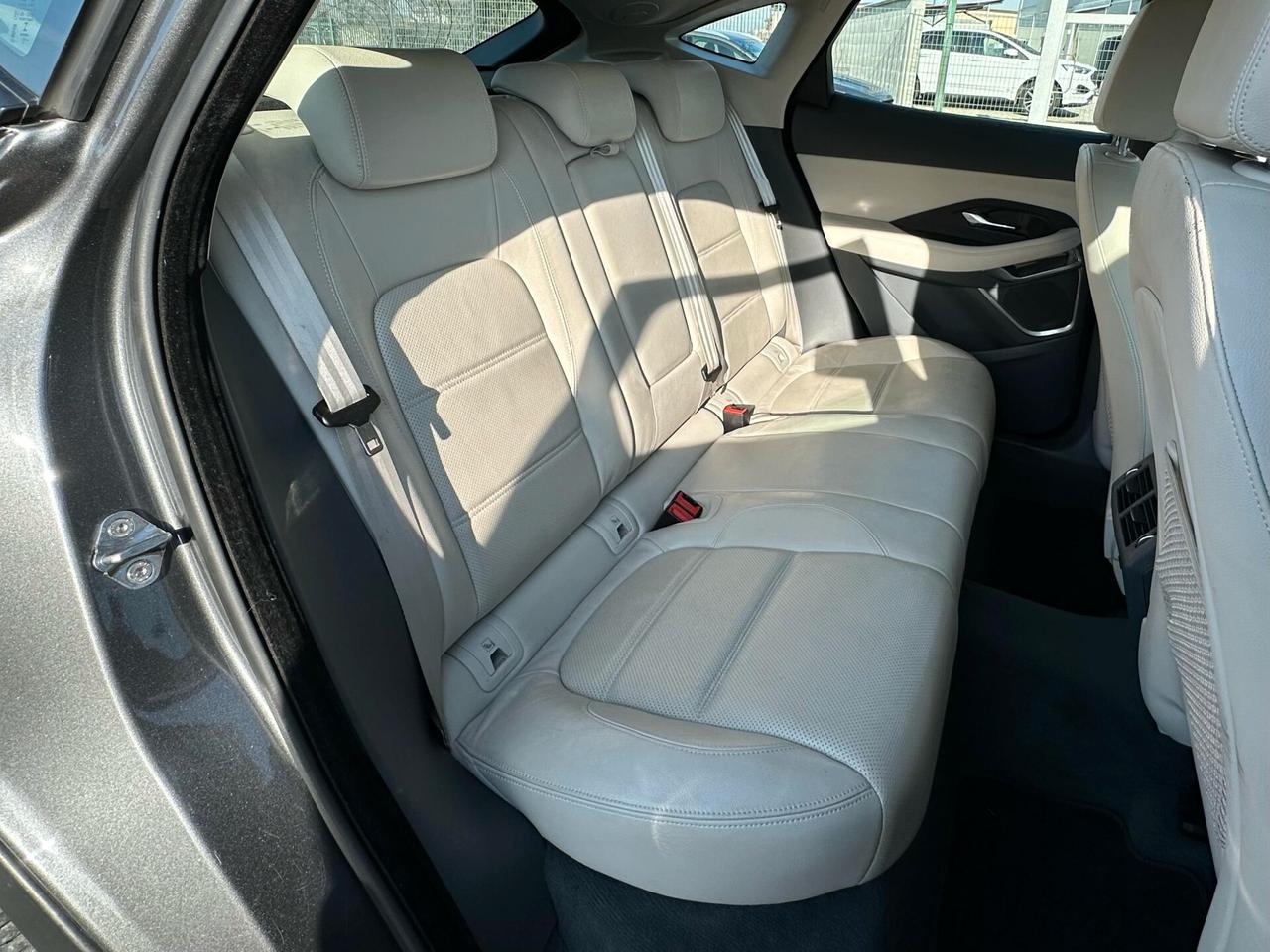 Jaguar E-Pace 2.0 AWD aut. R-Dynamic SE ** PROMO **