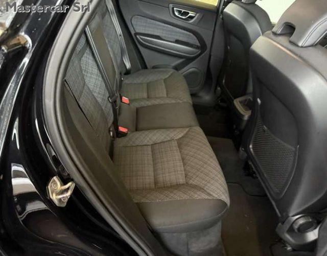 VOLVO XC60 XC60 II 2022 2.0 b4 Momentum Pro auto - GG102RJ