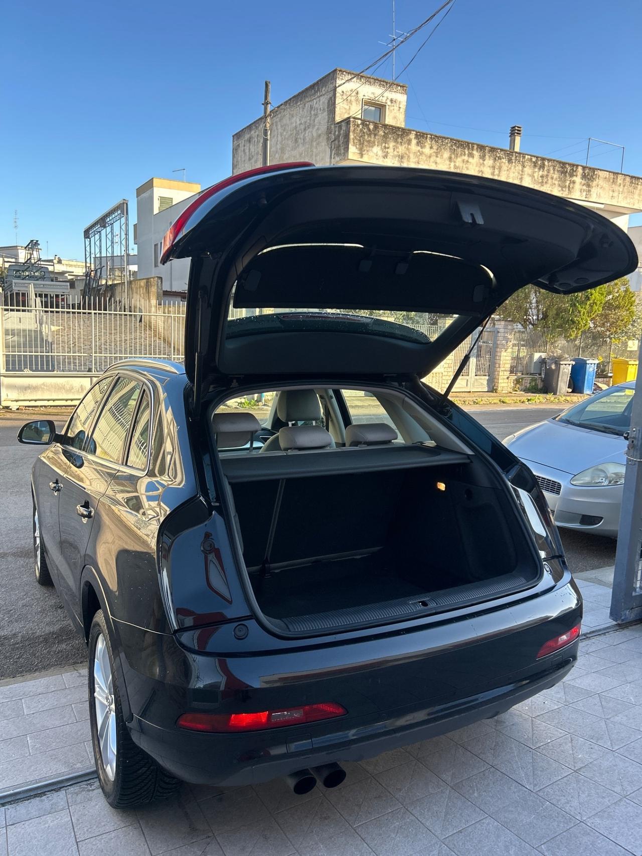 Audi Q3 2.0 TDI 140 cv-2013/LED/NAVI/18”