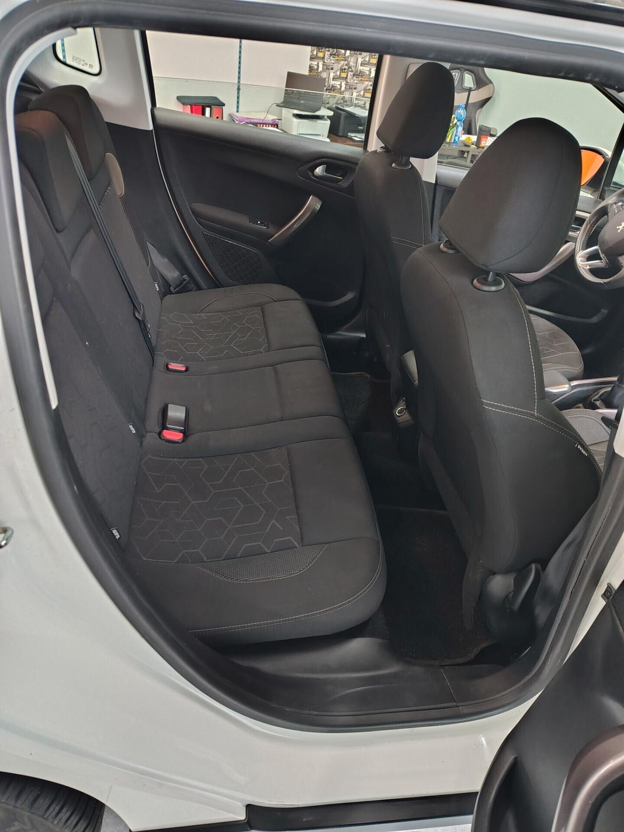 Peugeot 2008 BlueHDi 100 S&S Allure
