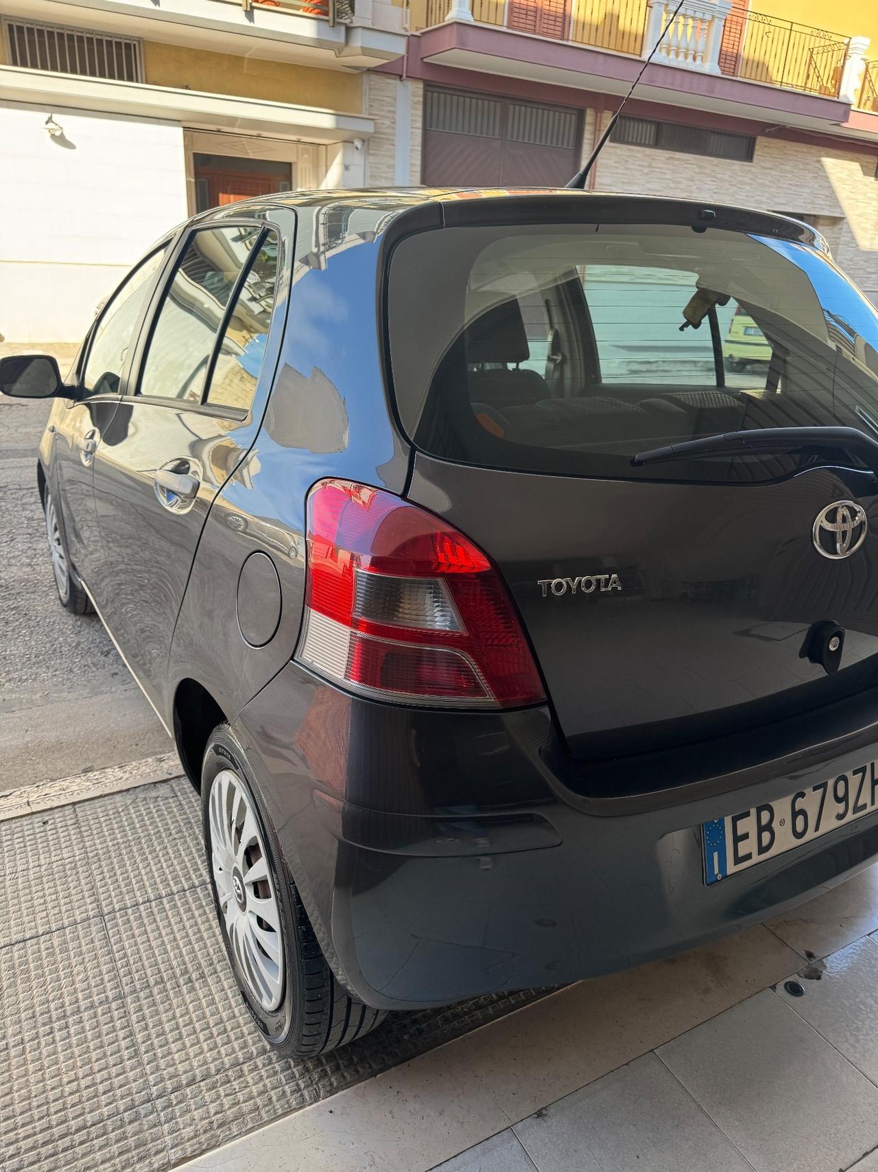 Toyota Yaris 1.4 D-4D DPF 5 porte Sol