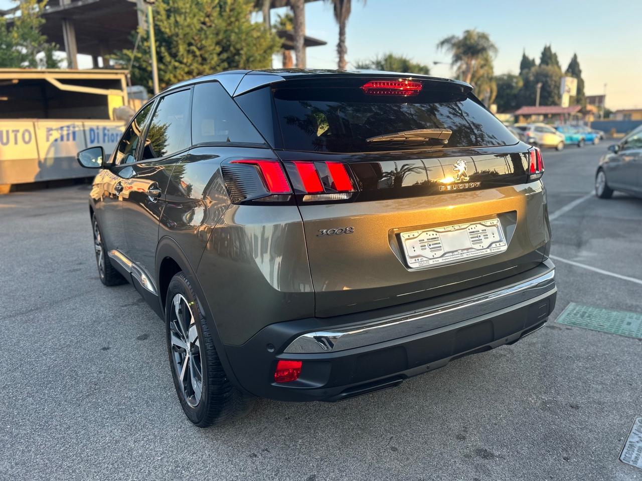 Peugeot 3008 HDi 120Cv Allure