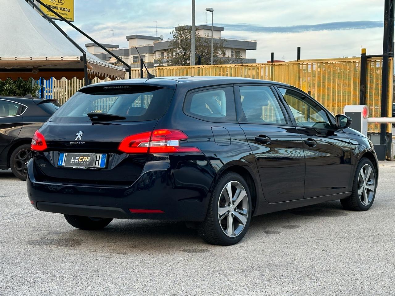 PEUGEOT 308 1.5 BlueHDi 130 EAT8 SW Tech Edition