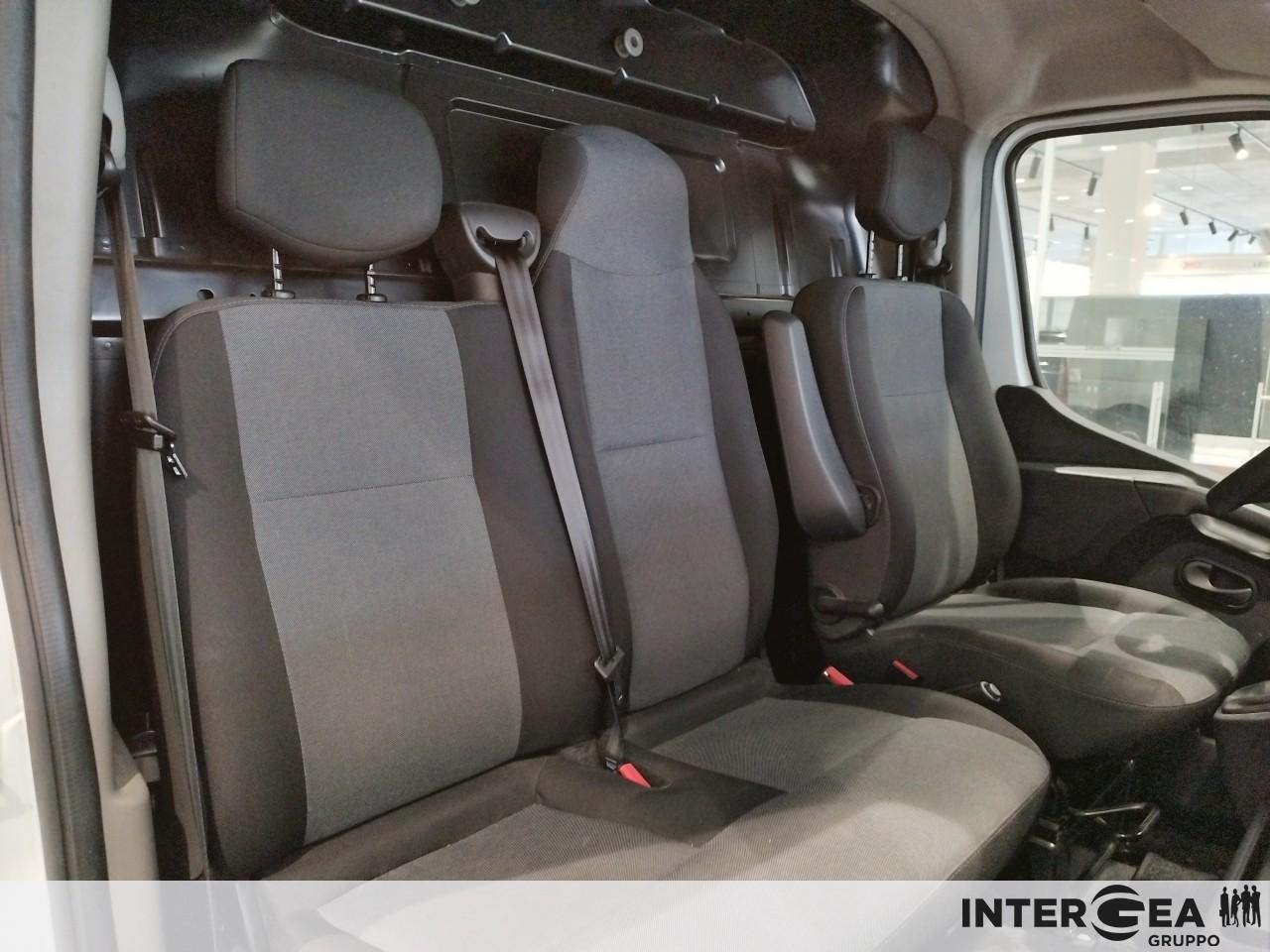 RENAULT Master T35 2.3 dci 135cv L2H2 Ice
