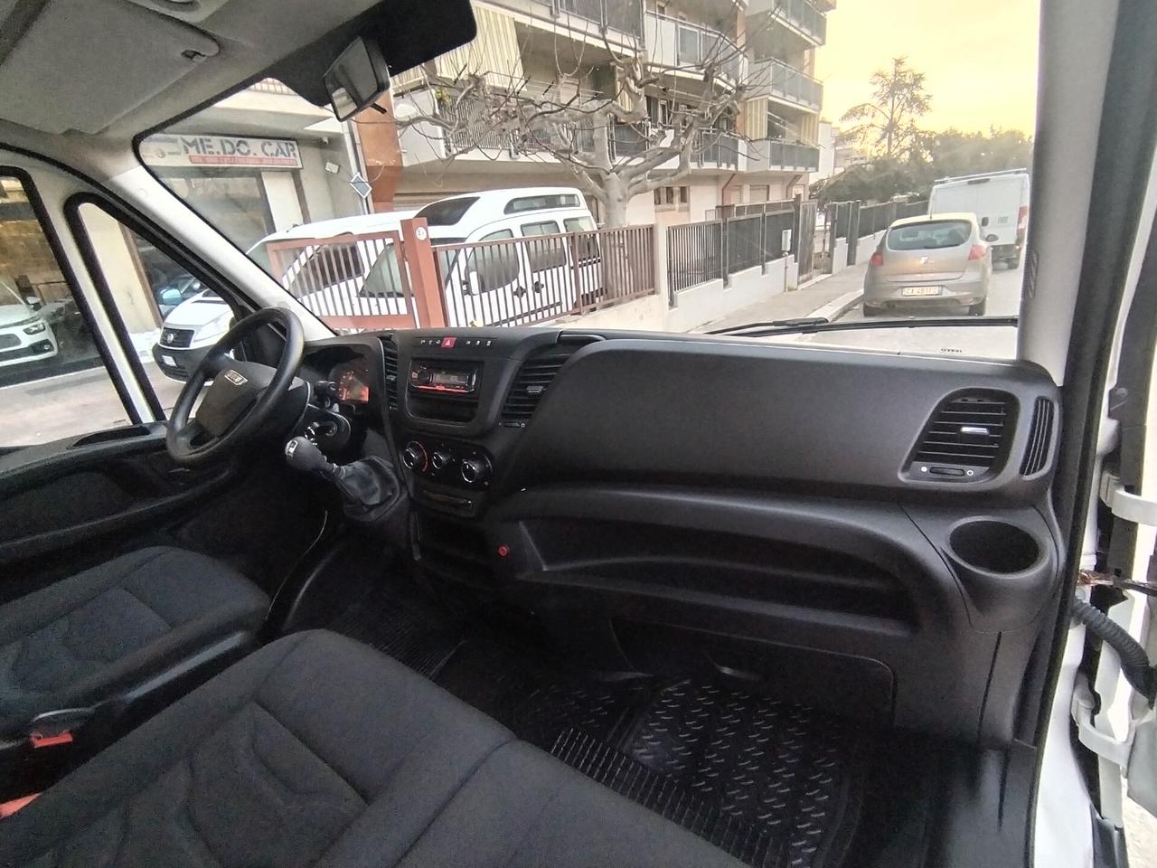Iveco Daily 35 c15 150 CV 3.0 6 marce