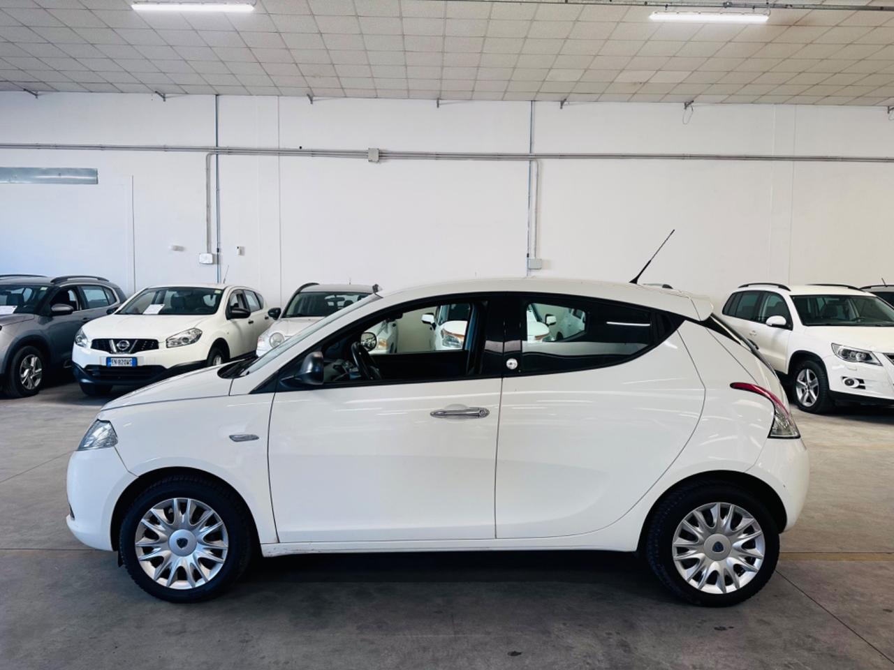 Lancia Ypsilon 1.2 69 CV 5 porte GPL Ecochic Silver