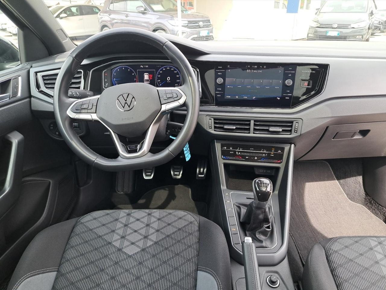 Volkswagen Taigo 1.0 tsi r-line 110cv