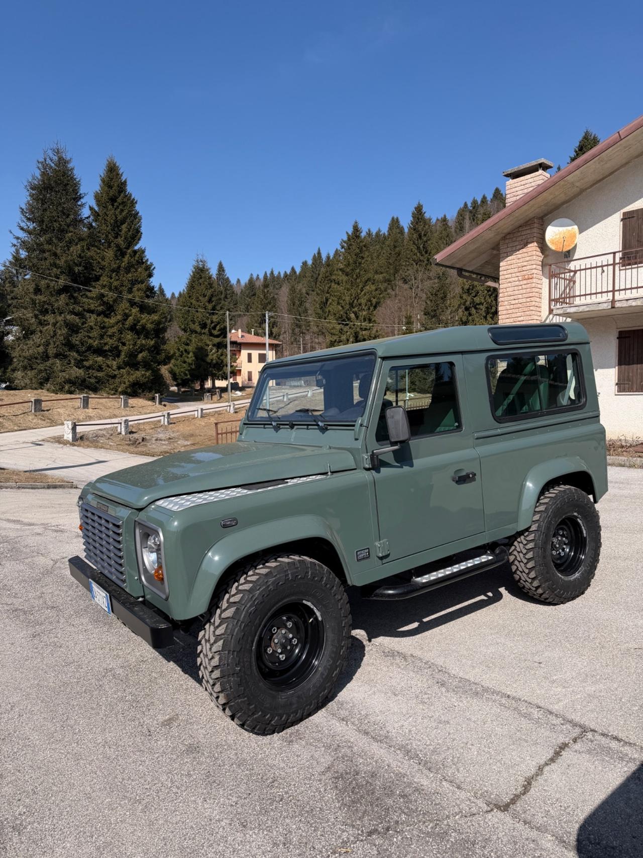 Land Rover Defender 90 2.4 TD4 Station Wagon SE