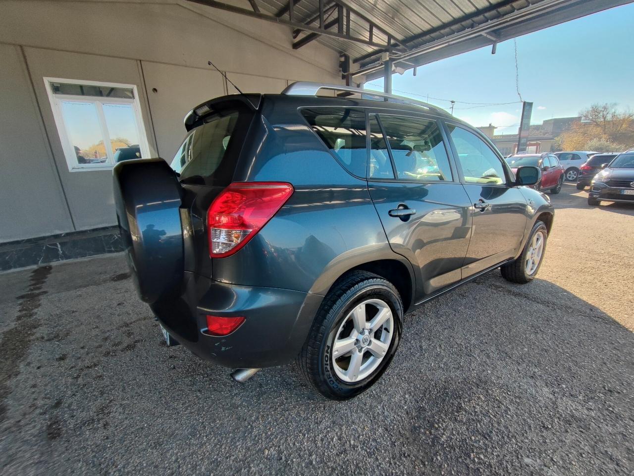 Toyota RAV 4 RAV4 2.2 D-4D 136 CV Luxury