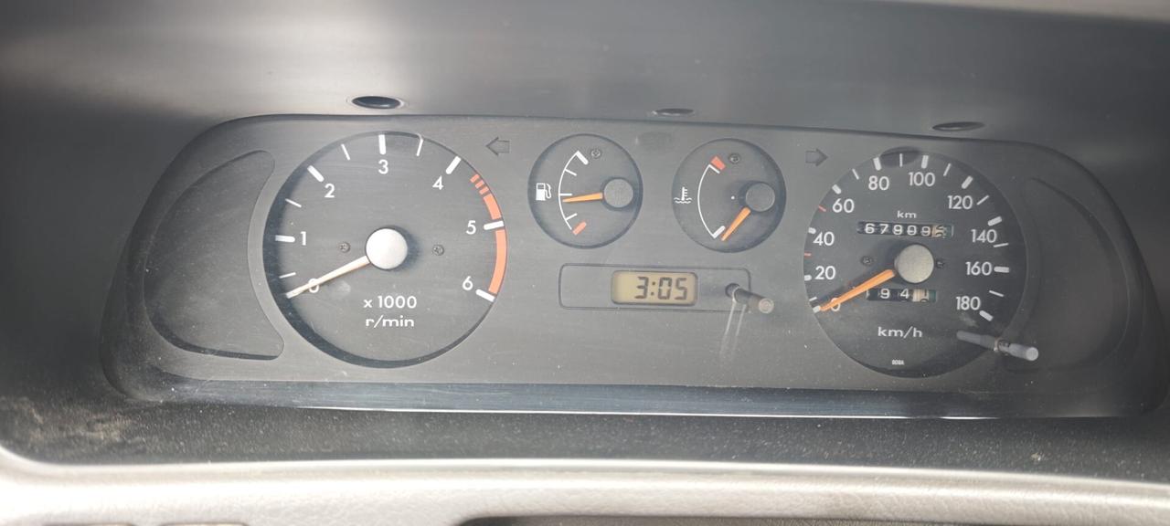 Nissan Terrano II 2.4i 12V cat 5 porte SE