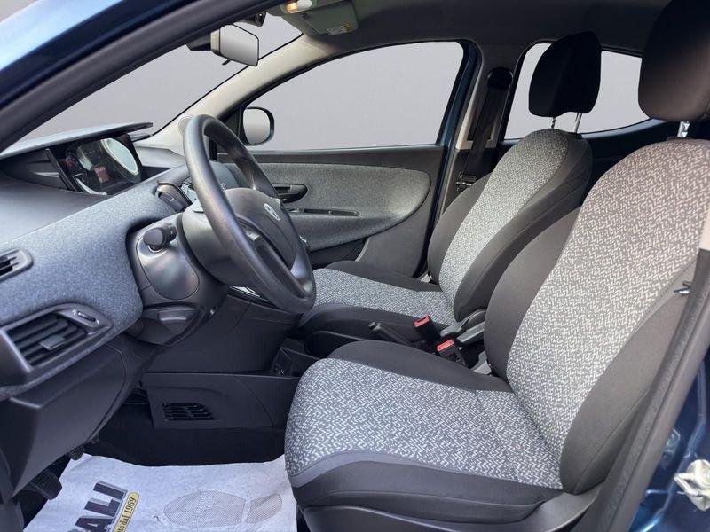Lancia Ypsilon Ypsilon 5p 1.0 hybrid 70cv 6m Silver Plus