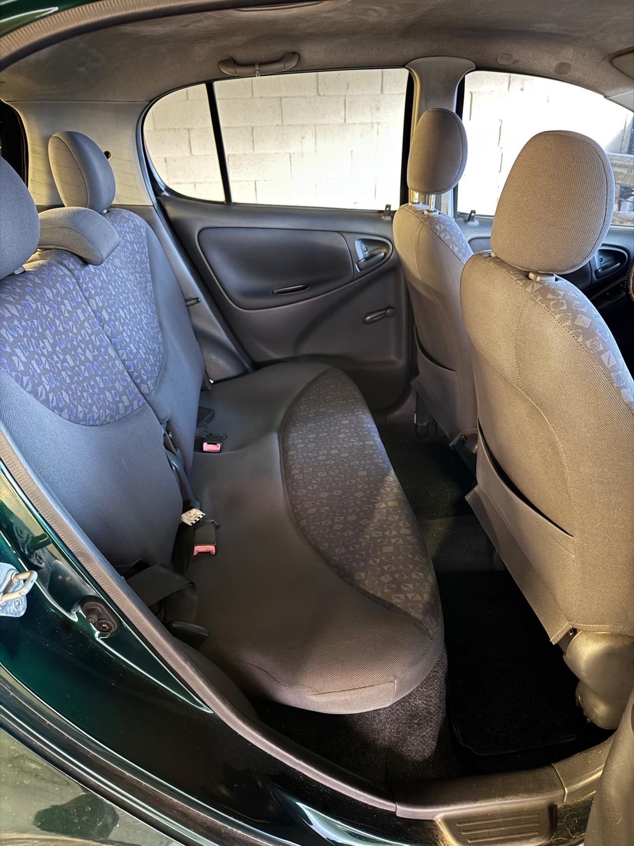Toyota Yaris 1.3i 16V cat 5 porte Luna