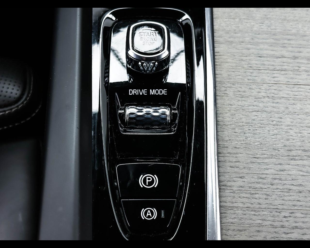 VOLVO V60 (2018-->) - V60 D4 Geartronic Inscription