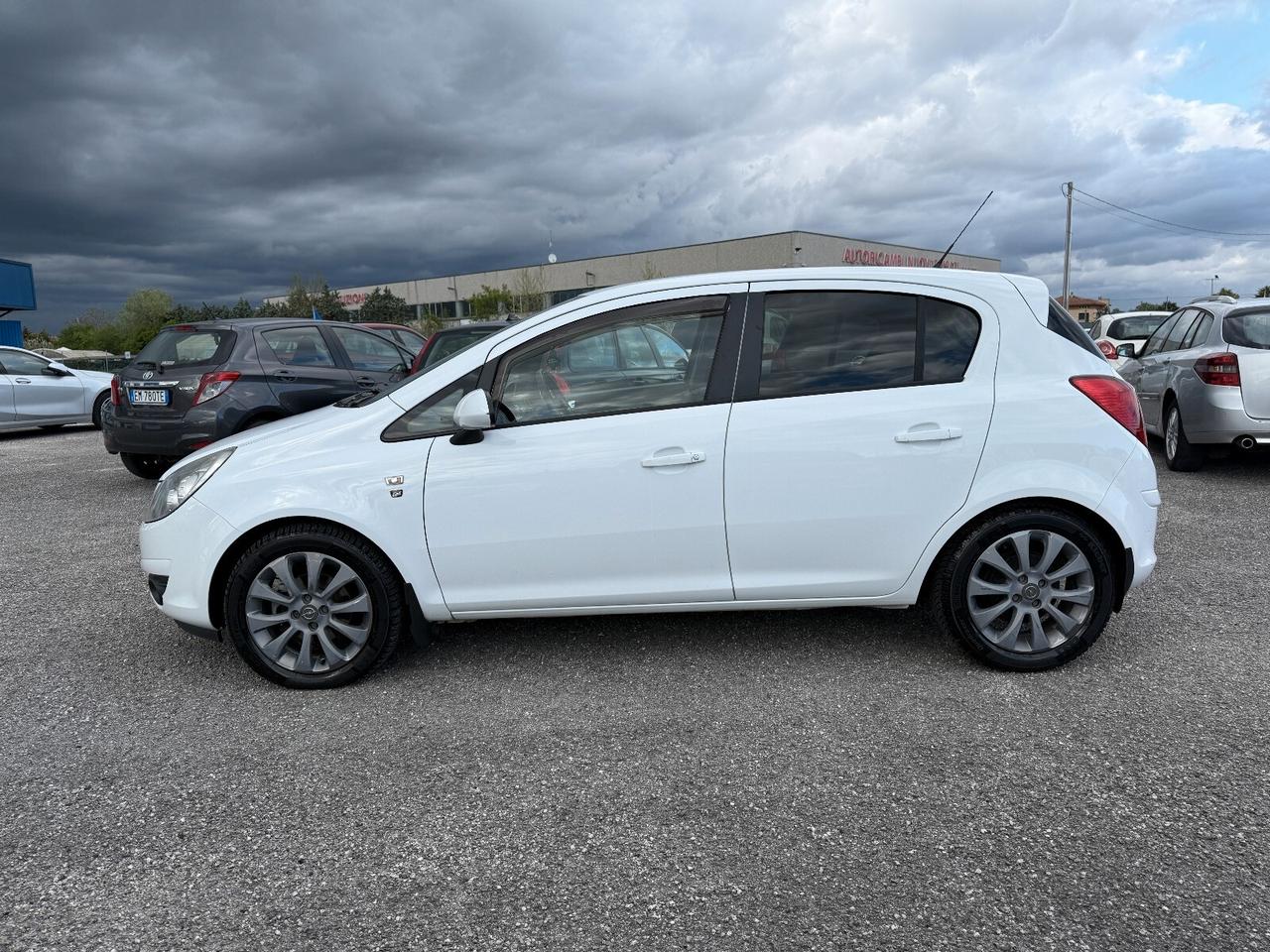 Opel Corsa 1.3 CDTI 75CV 5 porte OK PER NEOPATENTATI