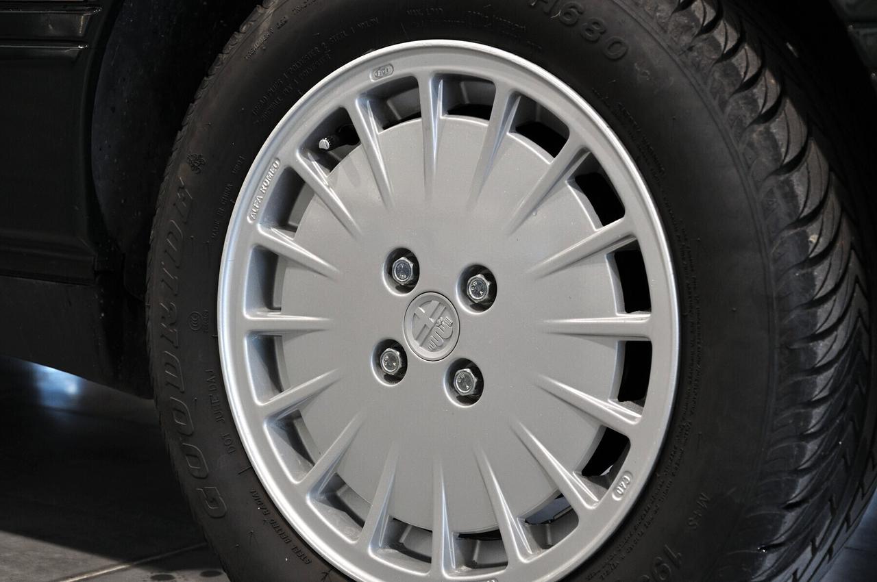 Alfa Romeo 164 2.0i Twin Spark ASI