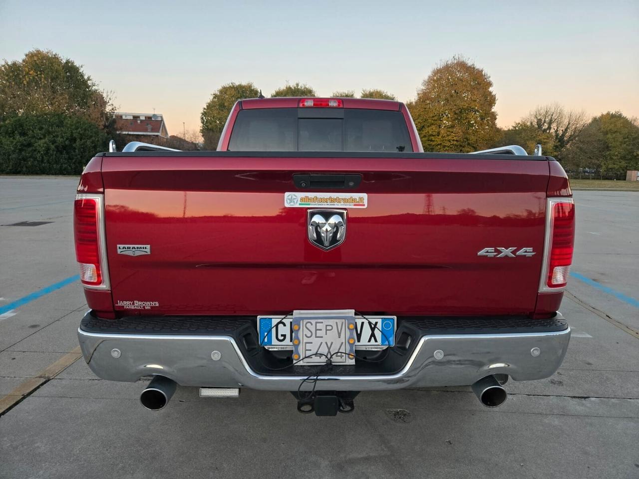 Dodge RAM 1500 HEMI 5.7 V8 -LARAMIE- 4X4