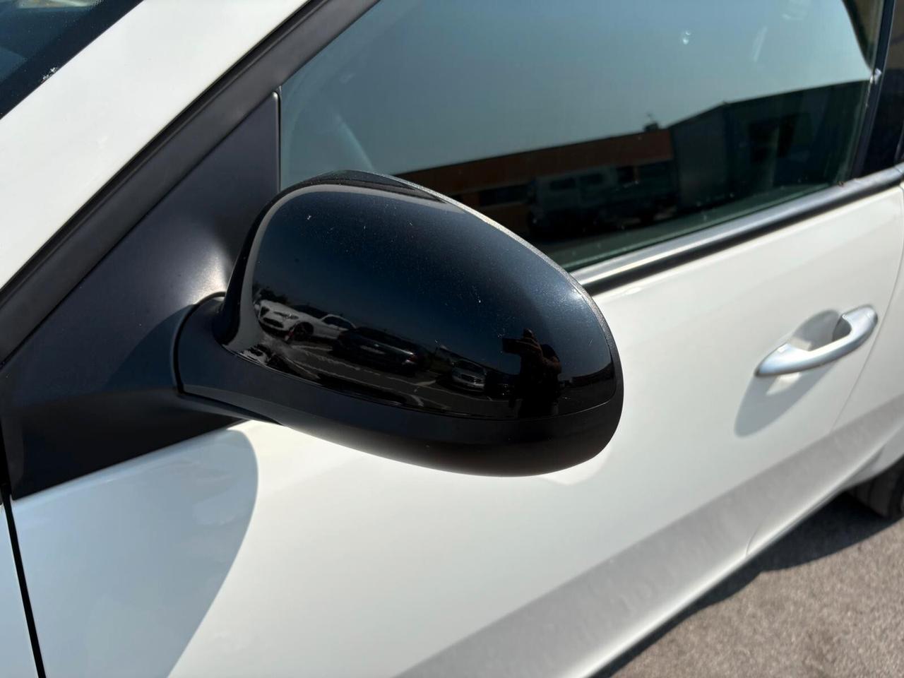 Lancia Ypsilon 1.0 hybrid 69cv - 2021
