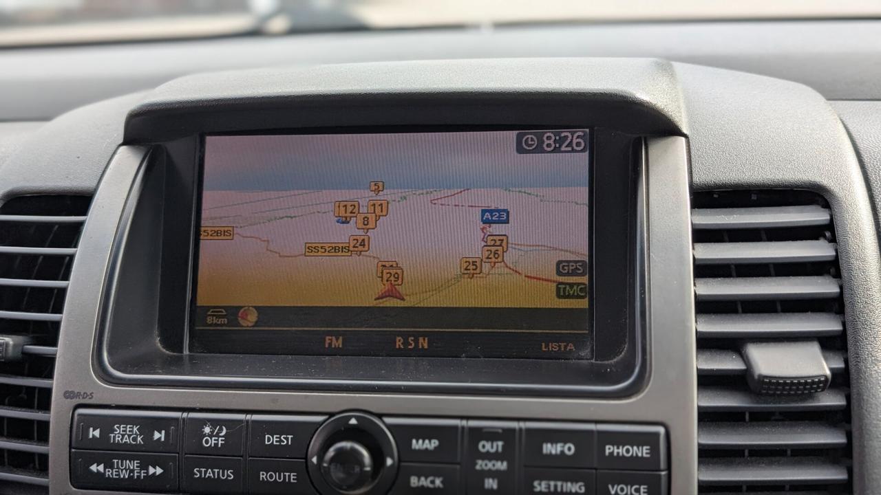 Nissan Navara 2.5 dCi 4 porte Double Cab LE