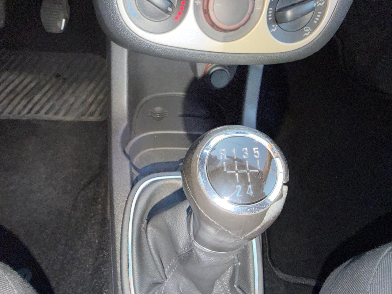 Opel Corsa 1.2 benzina-GPL EURO4 NEOPATENTATI