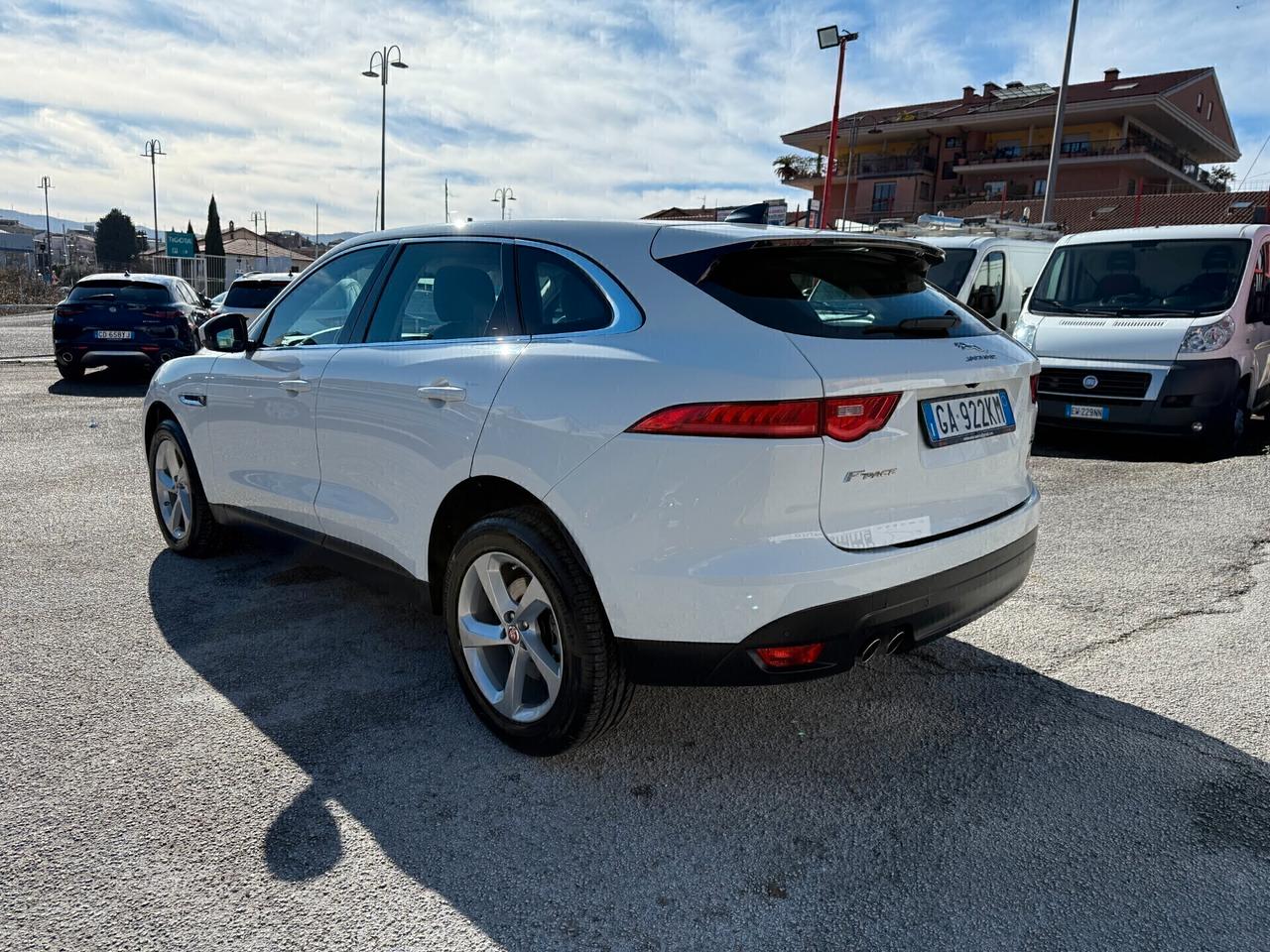 Jaguar F-Pace 2.0 D 180 CV AWD aut. Chequered Flag