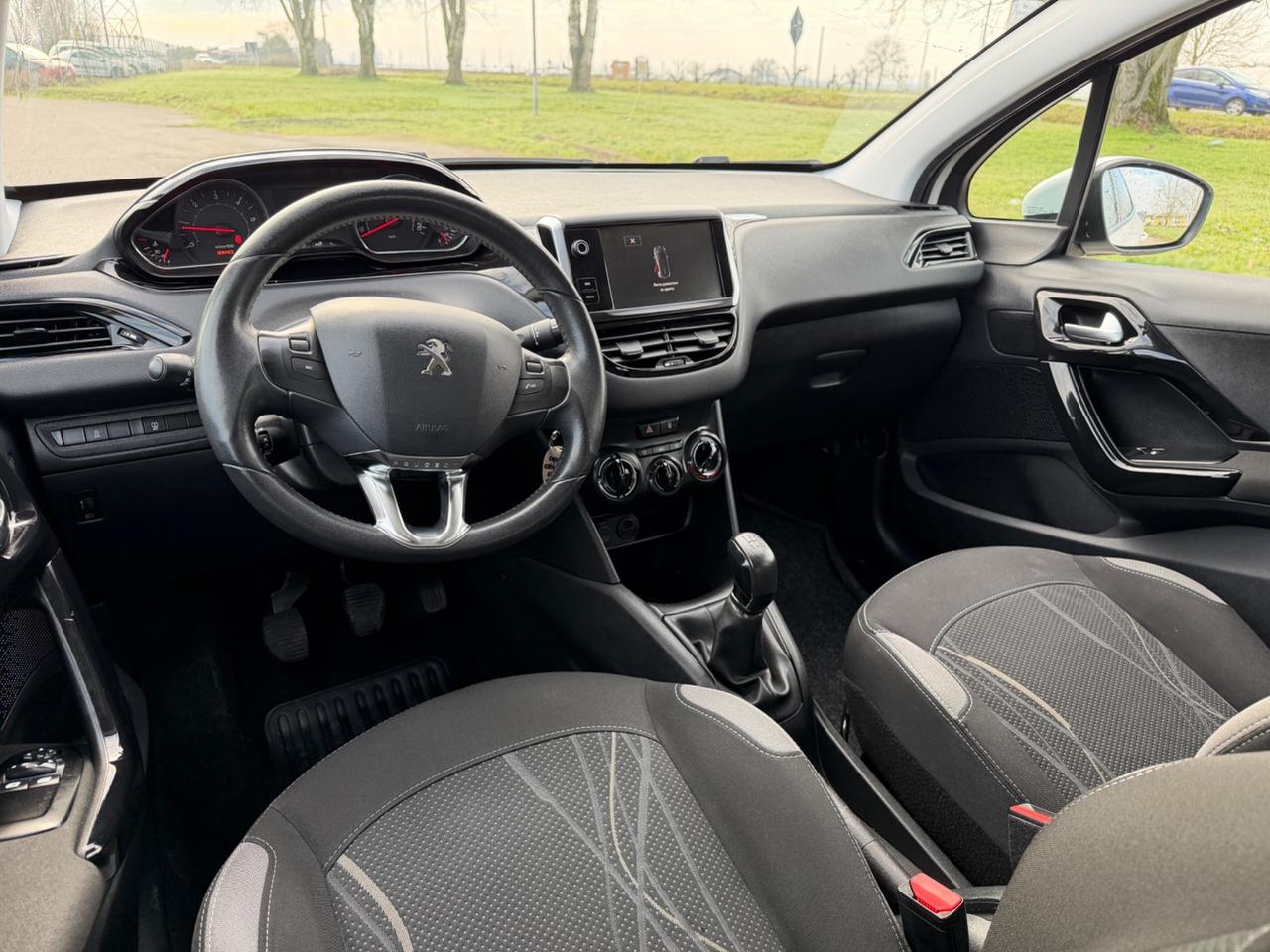 Peugeot 208 1.4 diesel 2015 ok Neo Patentati