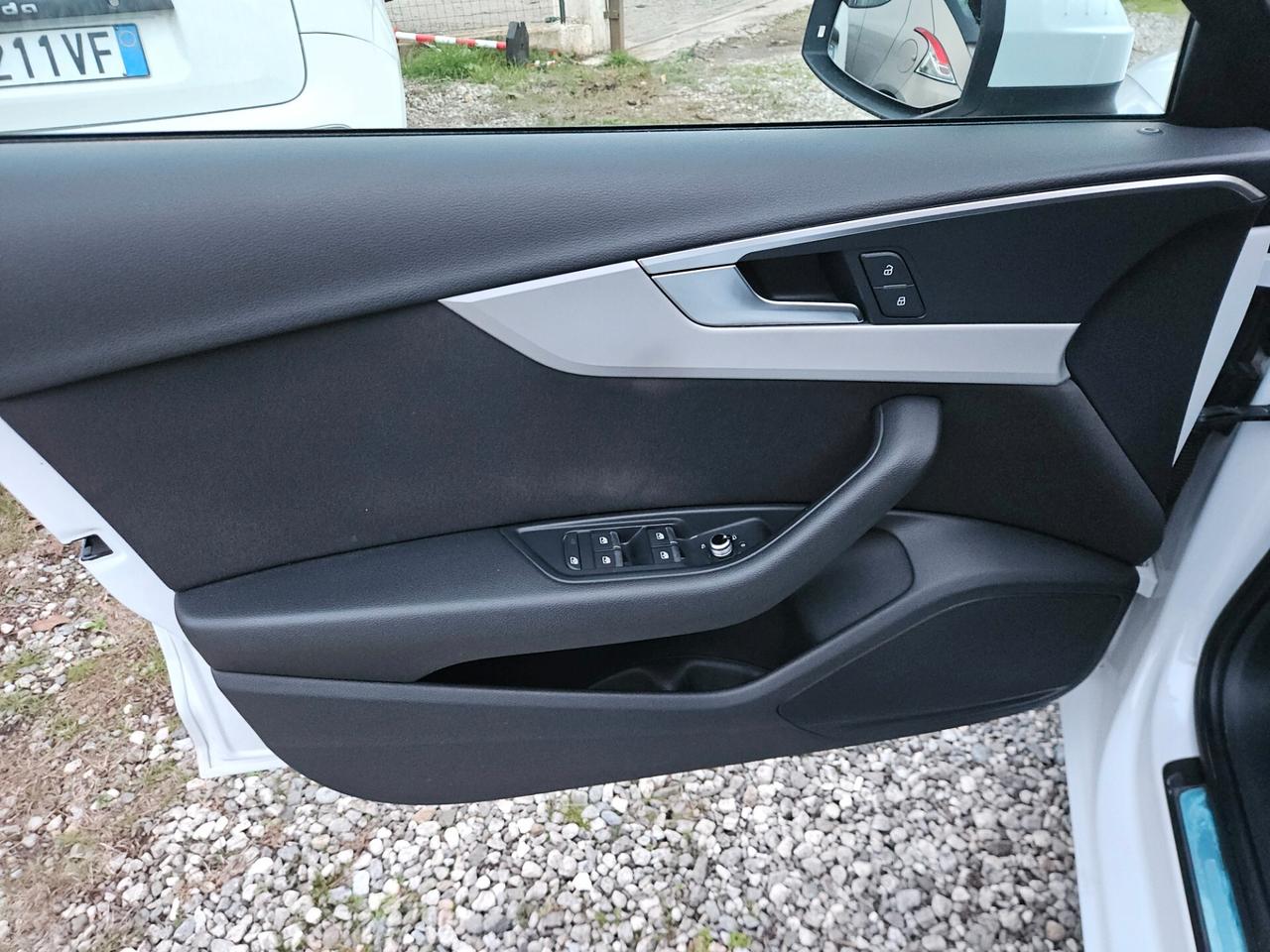 Audi A4 2.0 TDI 150 CV S tronic Sport Avant