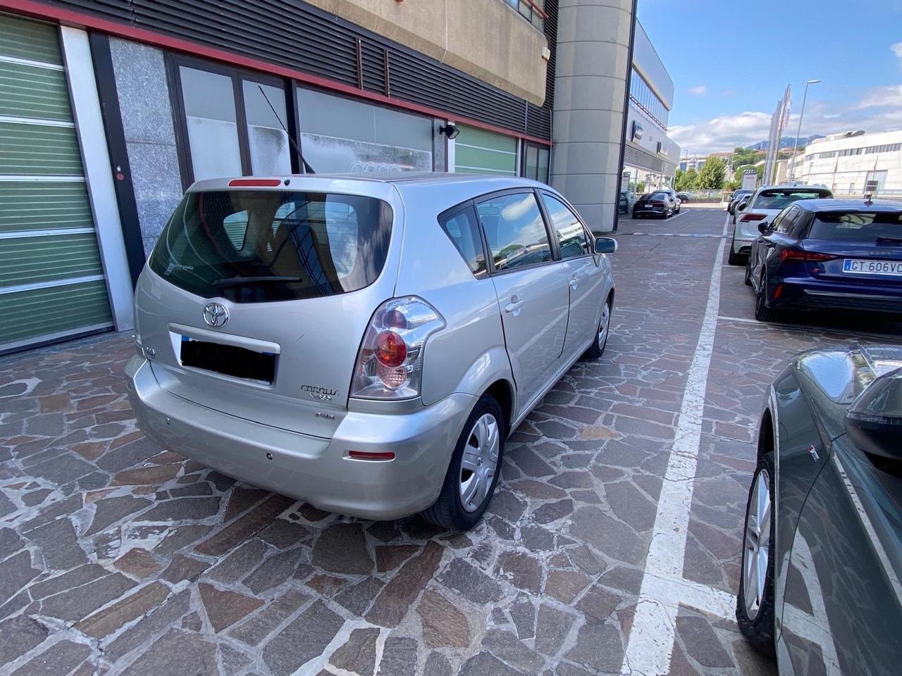 Toyota Corolla Verso 2.2 16V D-4D