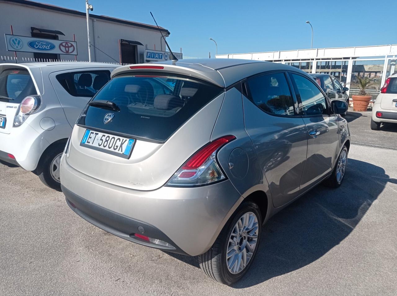 Lancia Ypsilon 1.2 GPL di serie Ecochic 69cv Gold