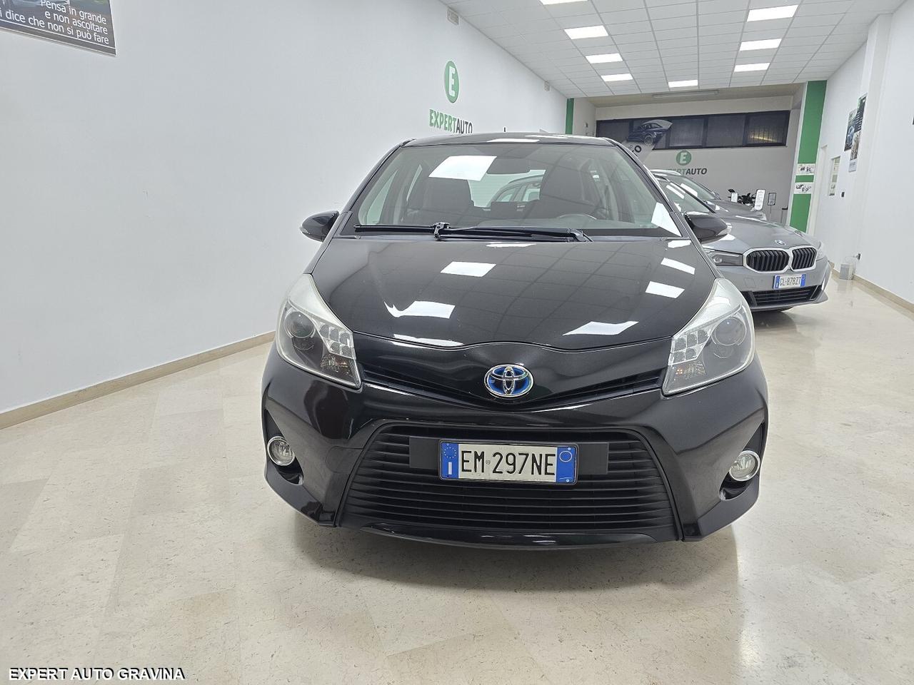 TOYOTA YARIS 1.5 HYBRID LOUNGE