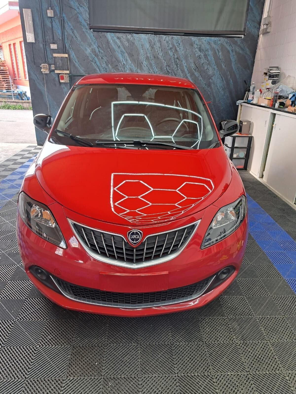 Lancia Ypsilon 1.0 FireFly 5 porte S&S Hybrid Ecochic Silver