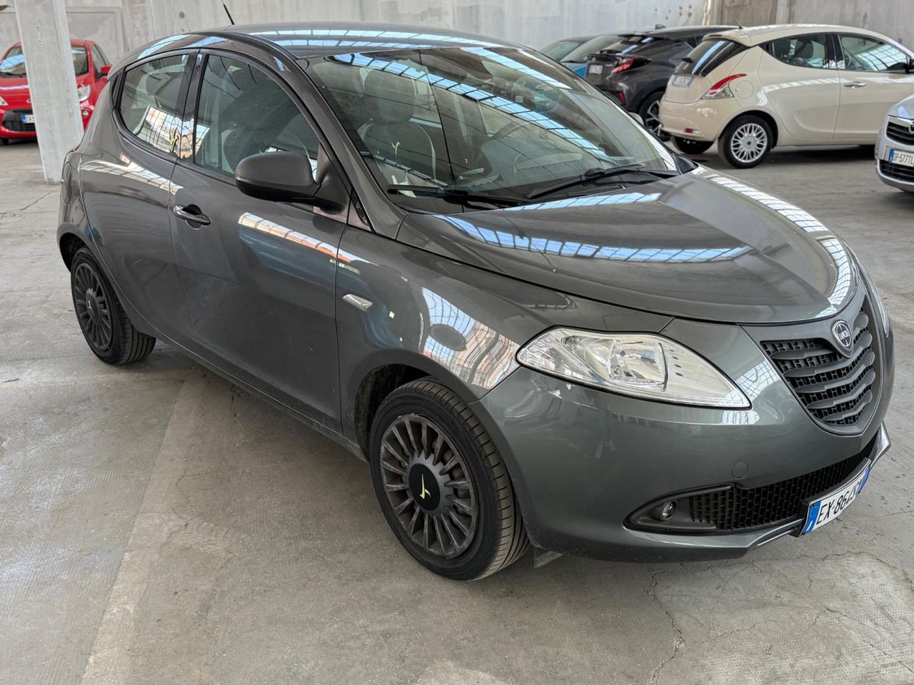 Lancia Ypsilon 1.2 69 CV 5p Elefantino km 49000