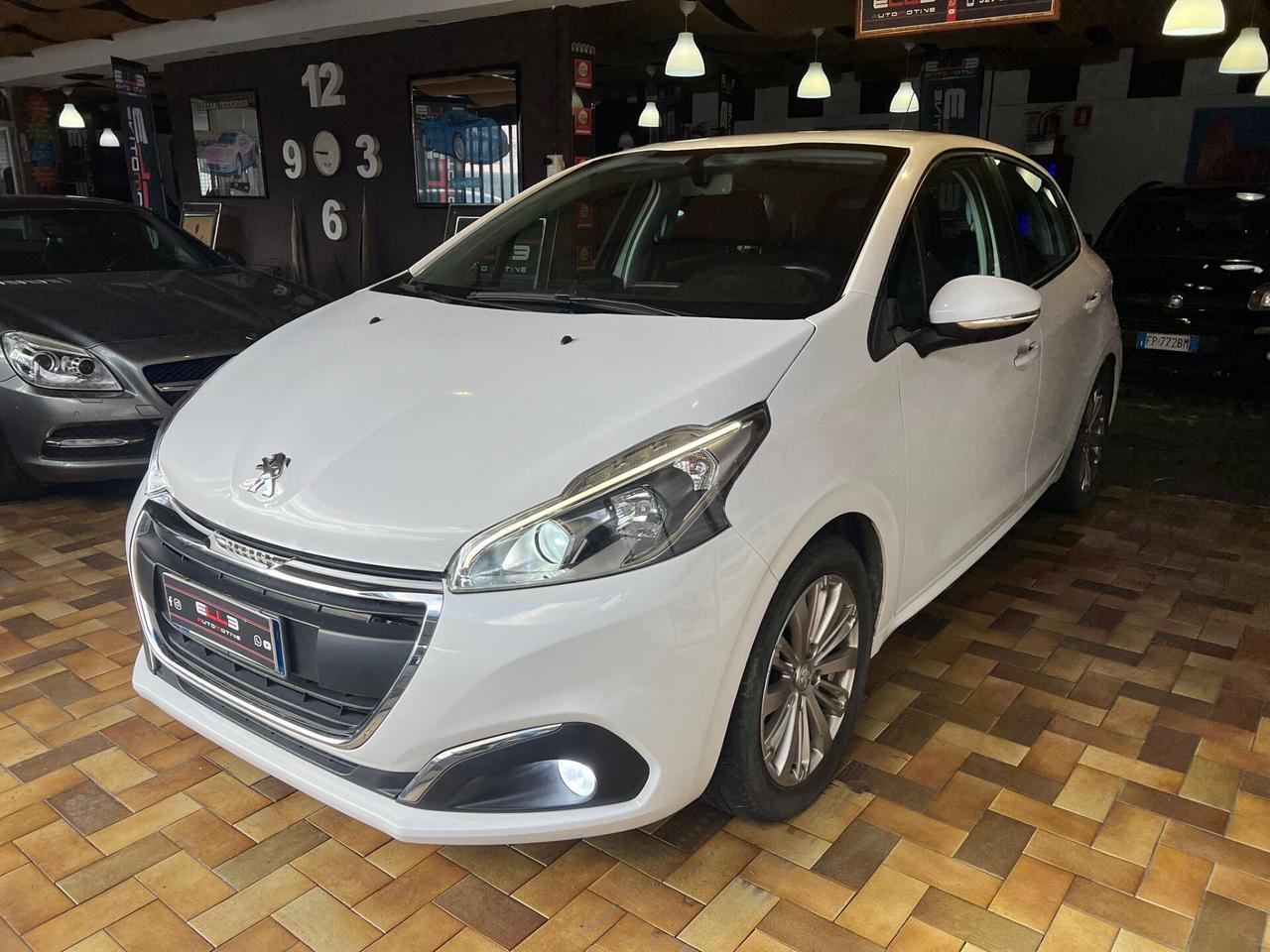 Peugeot 208 1.6 HDi 75 CV 90000 KM